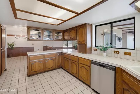 Kitchen - 1302 E Maddock Rd, Phoenix, AZ 85086 photo 1 of 4