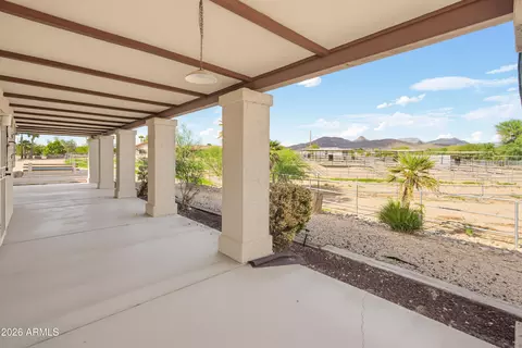 Exterior - 1302 E Maddock Rd, Phoenix, AZ 85086 photo 4 of 7