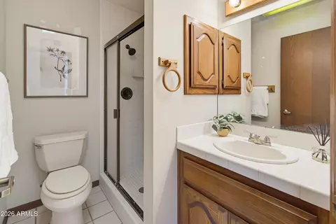 Bath - 1302 E Maddock Rd, Phoenix, AZ 85086 photo 1 of 5