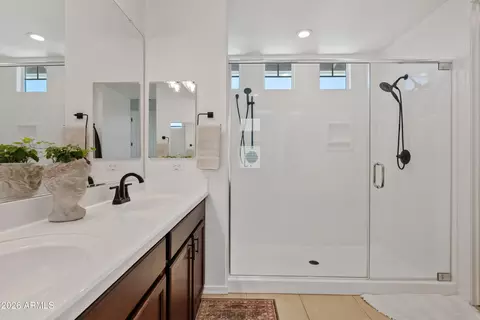Bath - 3681 E Perkinsville St, Gilbert, AZ 85295 photo 2 of 4