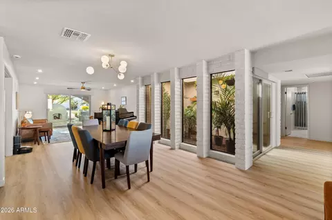 Dining - 3315 E Malapai Dr, Phoenix, AZ 85028 photo 2 of 4
