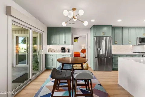 Dining - 3315 E Malapai Dr, Phoenix, AZ 85028 photo 4 of 4