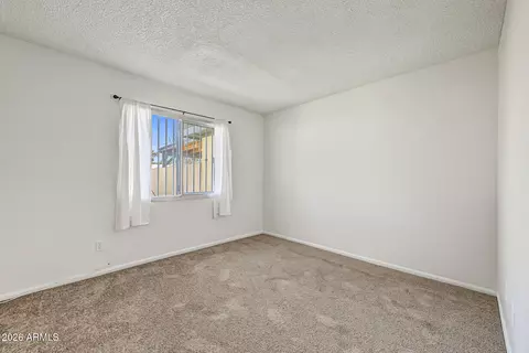 Bedroom - 8109 N 32nd Dr, Phoenix, AZ 85051 photo 4 of 6