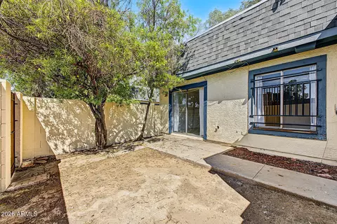 Exterior - 8109 N 32nd Dr, Phoenix, AZ 85051 photo 4 of 12