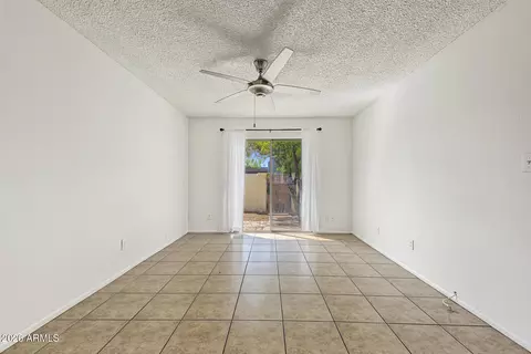 Living - 8109 N 32nd Dr, Phoenix, AZ 85051 photo 2 of 3