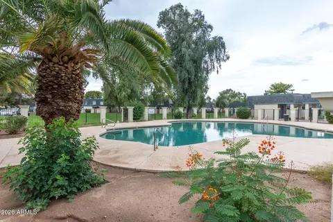 Exterior - 8109 N 32nd Dr, Phoenix, AZ 85051 photo 10 of 12