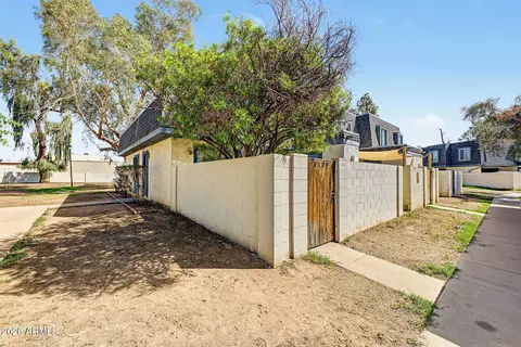 Exterior - 8109 N 32nd Dr, Phoenix, AZ 85051 photo 6 of 12