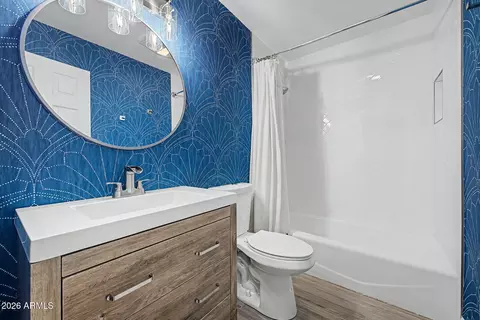 Bath - 2229 E Belmont Ave, Phoenix, AZ 85020 photo 7 of 7