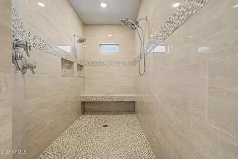 Bath - 2229 E Belmont Ave, Phoenix, AZ 85020 photo 4 of 7