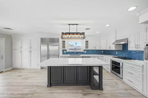 Kitchen - 2229 E Belmont Ave, Phoenix, AZ 85020 photo 2 of 3