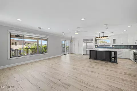 Living - 2229 E Belmont Ave, Phoenix, AZ 85020 photo 1 of 4