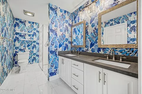 Bath - 2229 E Belmont Ave, Phoenix, AZ 85020 photo 5 of 7