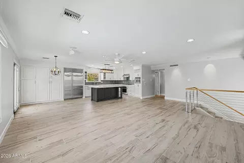 Living - 2229 E Belmont Ave, Phoenix, AZ 85020 photo 2 of 4