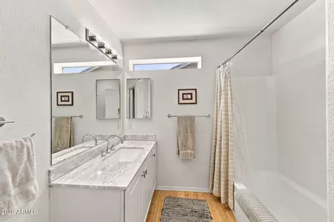 Bath - 3992 N 14th St, Phoenix, AZ 85014 photo 1 of 2