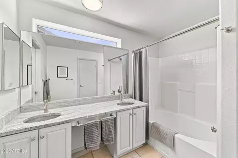 Bath - 3992 N 14th St, Phoenix, AZ 85014 photo 2 of 2