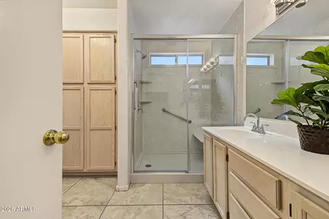 Bath - 4237 E Morrow Dr, Phoenix, AZ 85050 photo 2 of 3