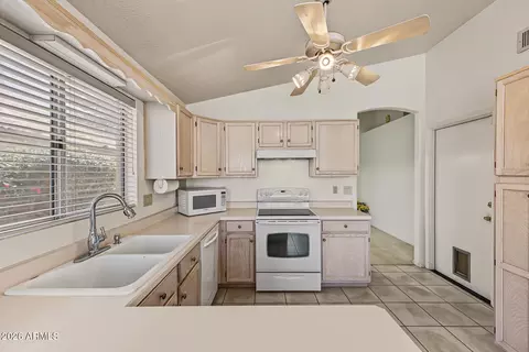 Kitchen - 4237 E Morrow Dr, Phoenix, AZ 85050 photo 1 of 4