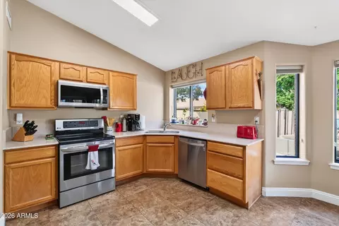 Kitchen - 2734 E Vista Dr, Phoenix, AZ 85032 photo 4 of 5
