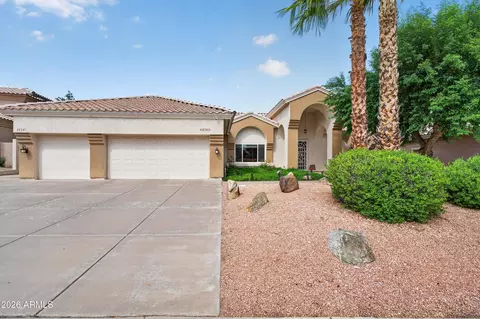 Exterior - 2734 E Vista Dr, Phoenix, AZ 85032 photo 2 of 11