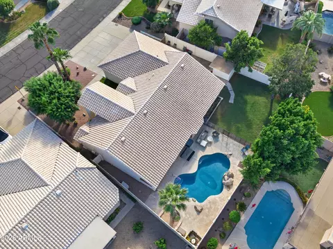 View/Area - 2734 E Vista Dr, Phoenix, AZ 85032 photo 3 of 11