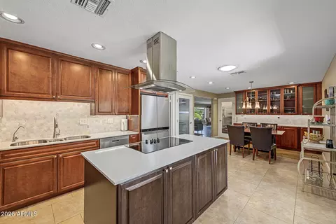 Kitchen - 4319 E Sacaton St, Phoenix, AZ 85044 photo 3 of 3