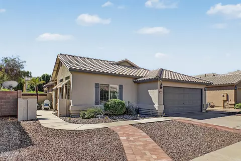 Exterior - 4675 E Summerhaven Dr, Phoenix, AZ 85044 photo 3 of 10