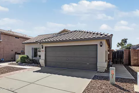 Exterior - 4675 E Summerhaven Dr, Phoenix, AZ 85044 photo 4 of 10