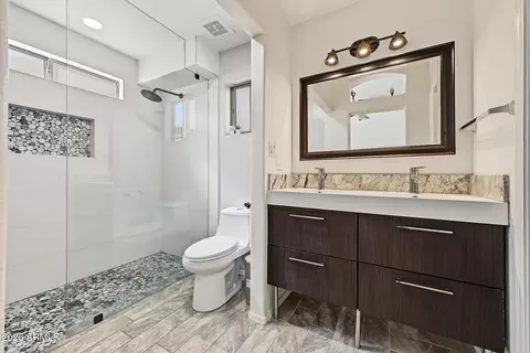 Bath - 4675 E Summerhaven Dr, Phoenix, AZ 85044 photo 1 of 3