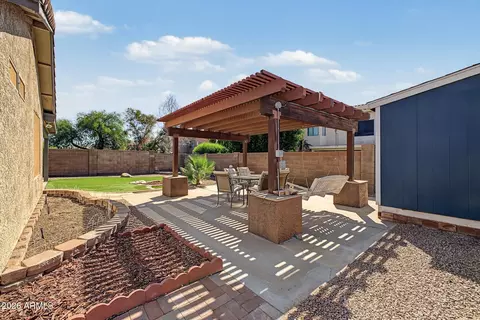 Exterior - 4675 E Summerhaven Dr, Phoenix, AZ 85044 photo 6 of 10