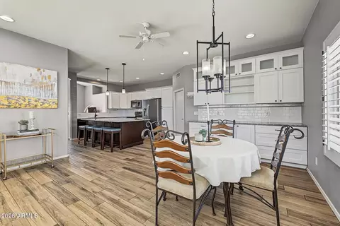 Dining - 4675 E Summerhaven Dr, Phoenix, AZ 85044 photo 2 of 2