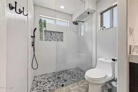 Bath - 4675 E Summerhaven Dr, Phoenix, AZ 85044 photo 2 of 3