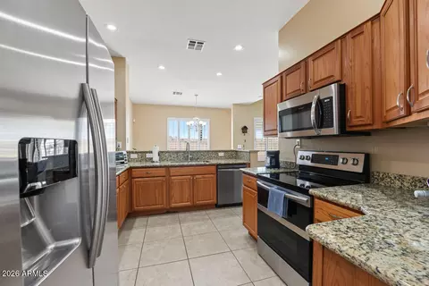 Kitchen - 3131 E Legacy Dr #1032, Phoenix, AZ 85042 photo 5 of 5