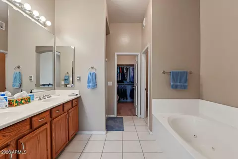 Bath - 3131 E Legacy Dr #1032, Phoenix, AZ 85042 photo 2 of 5