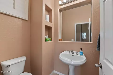 Bath - 3131 E Legacy Dr #1032, Phoenix, AZ 85042 photo 1 of 5
