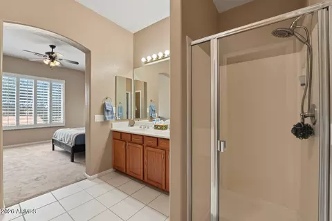 Bath - 3131 E Legacy Dr #1032, Phoenix, AZ 85042 photo 4 of 5
