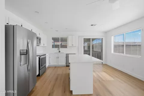 Kitchen - 17403 N 28 Ave, Phoenix, AZ 85053 photo 2 of 3