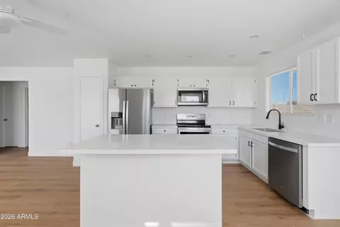 Kitchen - 17403 N 28 Ave, Phoenix, AZ 85053 photo 3 of 3