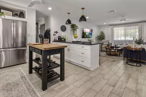 Kitchen - 2301 E Whitton Ave, Phoenix, AZ 85016 photo 1 of 5