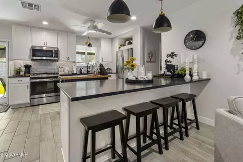 Kitchen - 2301 E Whitton Ave, Phoenix, AZ 85016 photo 2 of 5