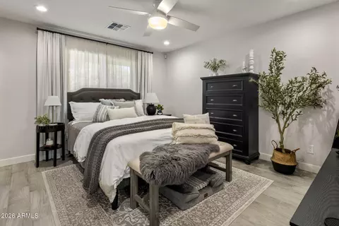 Bedroom - 2301 E Whitton Ave, Phoenix, AZ 85016 photo 1 of 3