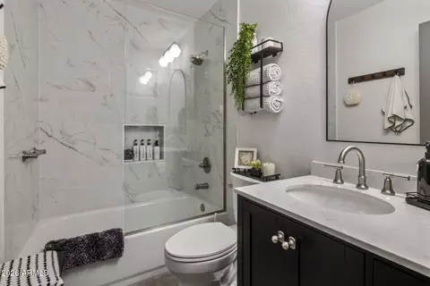 Bath - 2301 E Whitton Ave, Phoenix, AZ 85016 photo 2 of 2