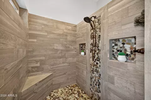 Bath - 4624 E Marilyn Rd, Phoenix, AZ 85032 photo 2 of 4