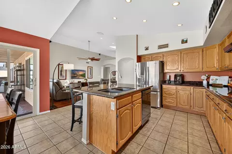 Kitchen - 4624 E Marilyn Rd, Phoenix, AZ 85032 photo 1 of 5