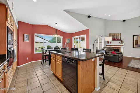 Kitchen - 4624 E Marilyn Rd, Phoenix, AZ 85032 photo 3 of 5