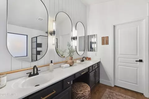 Bath - 5633 E Grove Cir, Mesa, AZ 85206 photo 1 of 6