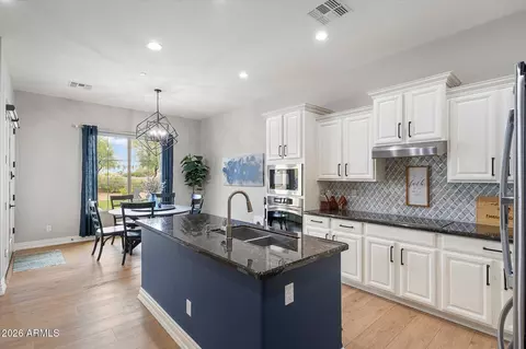Kitchen - 3084 E Fruitvale Ct, Gilbert, AZ 85297 photo 4 of 5