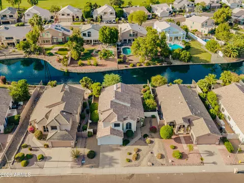 6076 W Irma Ln, Glendale, AZ 85308