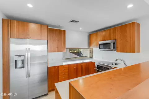 Kitchen - 1145 E Whitton Ave #1008, Phoenix, AZ 85014 photo 1 of 3