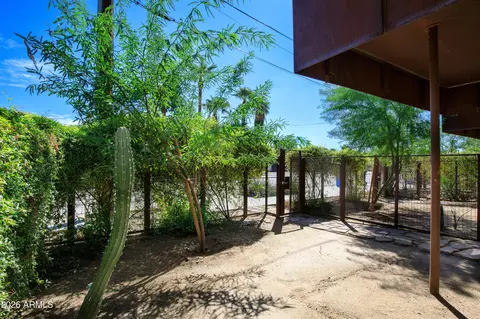 Exterior - 1145 E Whitton Ave #1008, Phoenix, AZ 85014 photo 3 of 6