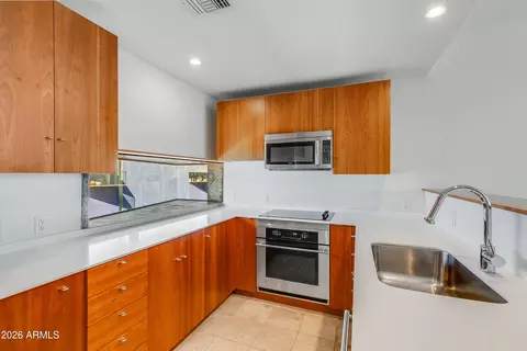 Kitchen - 1145 E Whitton Ave #1008, Phoenix, AZ 85014 photo 3 of 3